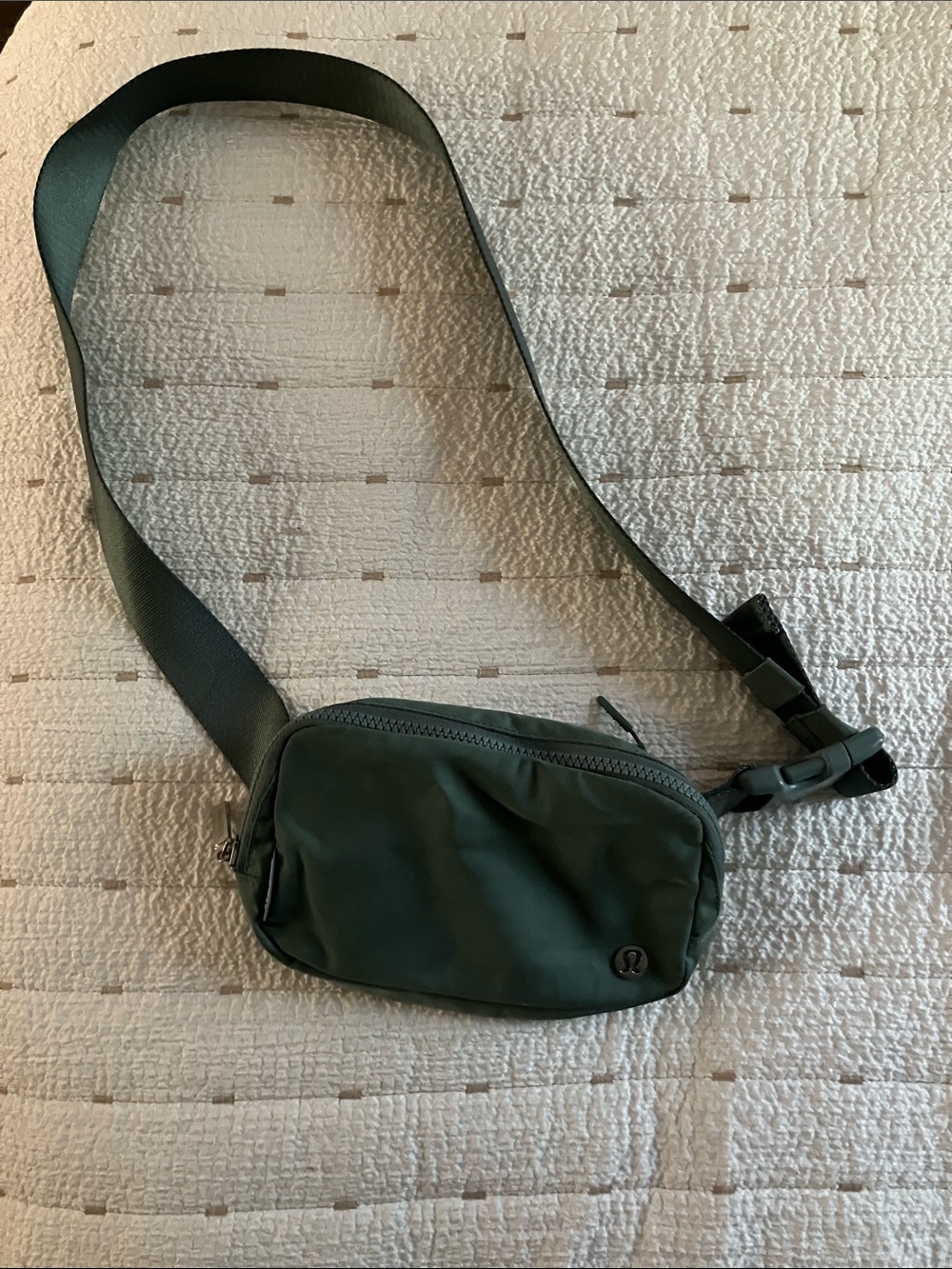 Lululemon athletica Deep Olive Green women’s Sling Belt Bag